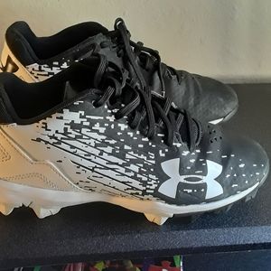 Boys baseball cleats